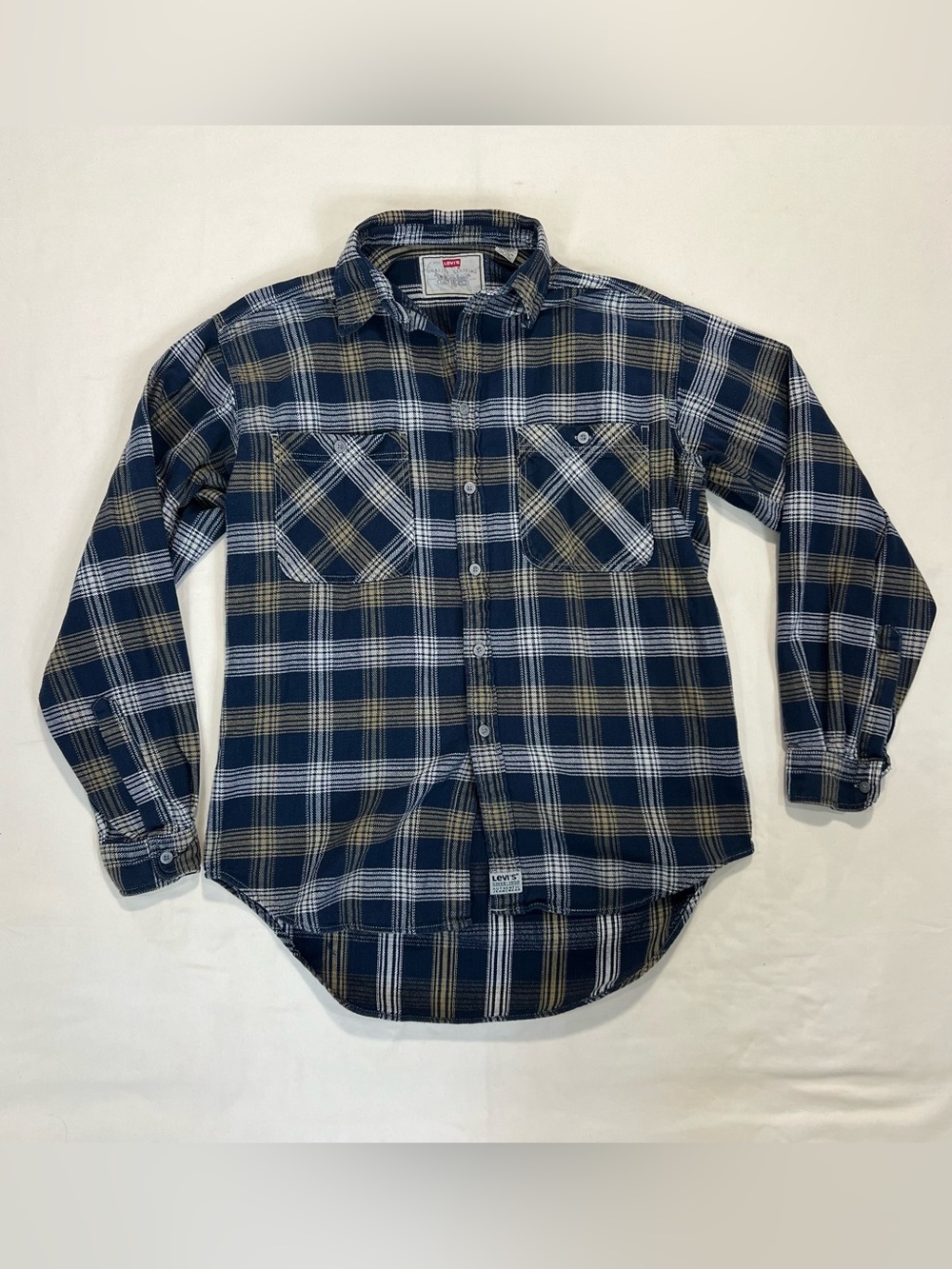 Vintage 90s Levi's Men's Navy Plaid Flannel Shirt